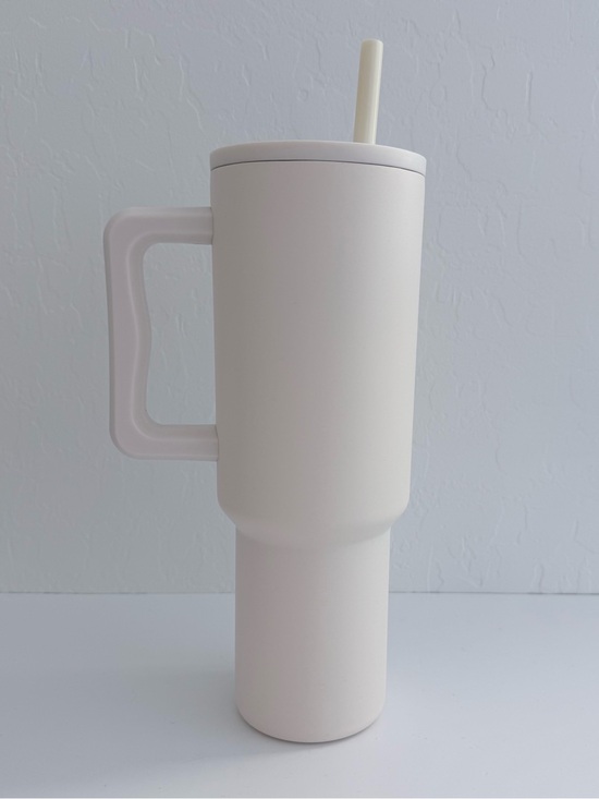 Simple Modern Other - Winter White Simple Modern Cup